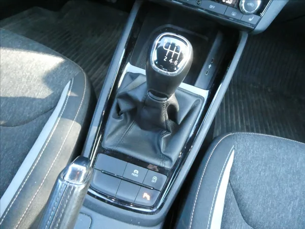 Škoda Scala 1,0 TSi 81kW Style, NAVIGACE - foto 27