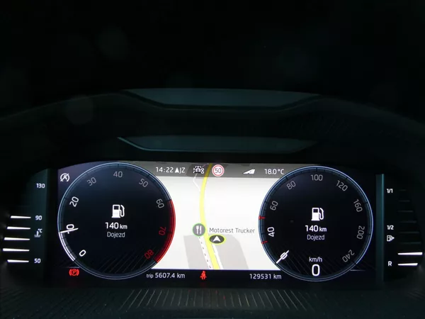 Škoda Scala 1,0 TSi 81kW Style, NAVIGACE - foto 35