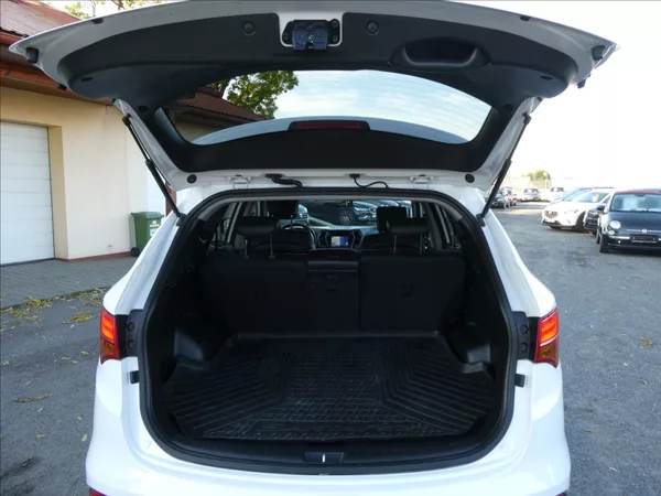 Hyundai Santa Fe 2,2 CRDi 4x4 Automat,DPH,Premi - foto 17