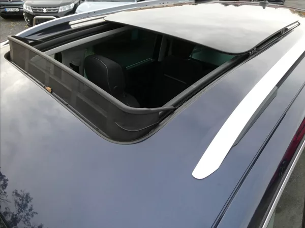 Volkswagen Sharan 2,0 TDi 103kW Cup,2xkola,panor - foto 17