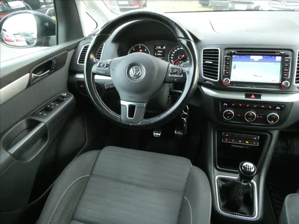 Volkswagen Sharan 2,0 TDi 103kW Cup,2xkola,panor - foto 30