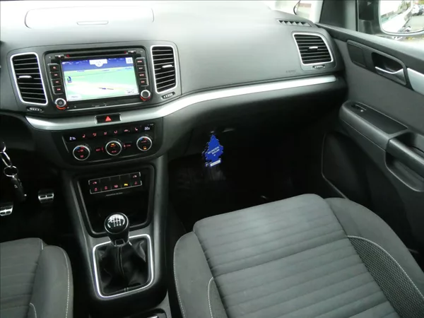 Volkswagen Sharan 2,0 TDi 103kW Cup,2xkola,panor - foto 31