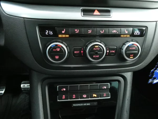 Volkswagen Sharan 2,0 TDi 103kW Cup,2xkola,panor - foto 33