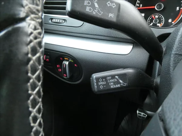 Volkswagen Sharan 2,0 TDi 103kW Cup,2xkola,panor - foto 36