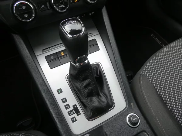 Škoda Octavia 1,4 TSi 110kW DSG, 2x Alu kola - foto 29