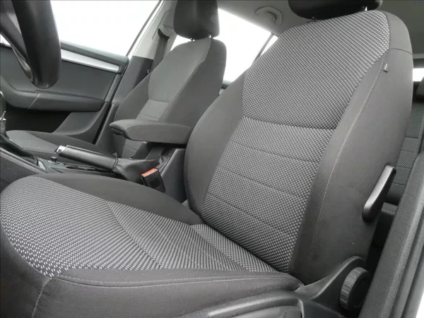Škoda Octavia 1,4 TSi 110kW DSG, 2x Alu kola - foto 31
