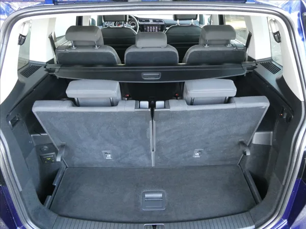 Volkswagen Touran 2,0 TDi 110kW HIGHLINE, 7.míst - foto 19