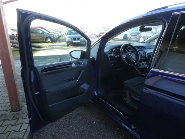 Volkswagen Touran 2,0 TDi 110kW HIGHLINE, 7.míst - foto 23