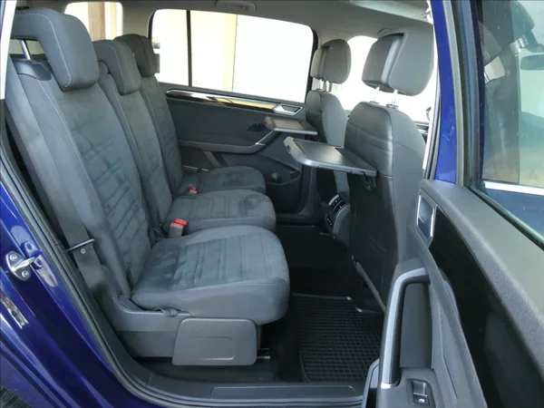 Volkswagen Touran 2,0 TDi 110kW HIGHLINE, 7.míst - foto 30