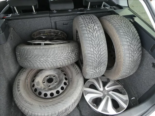 Škoda Octavia 1,6 TDi 77kW 2x kola, závěs - foto 12
