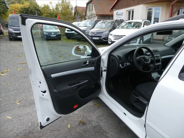 Škoda Octavia 1,6 TDi 77kW 2x kola, závěs - foto 13
