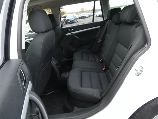 Škoda Octavia 1,6 TDi 77kW 2x kola, závěs - foto 16