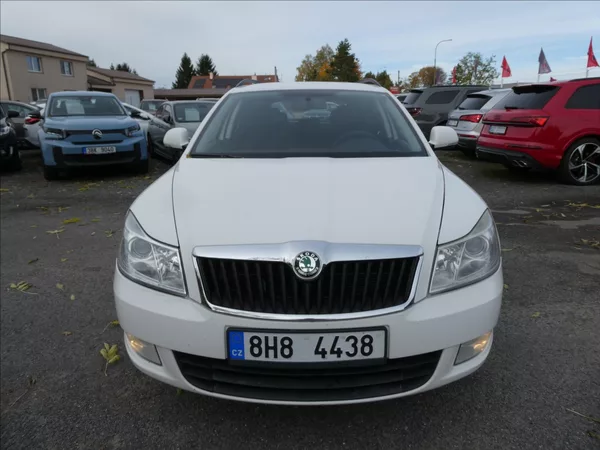 Škoda Octavia 1,6 TDi 77kW 2x kola, závěs - foto 2