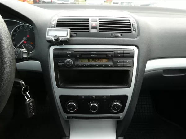 Škoda Octavia 1,6 TDi 77kW 2x kola, závěs - foto 22