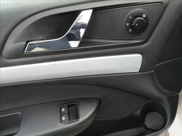 Škoda Octavia 1,6 TDi 77kW 2x kola, závěs - foto 23