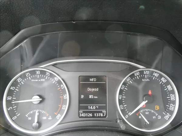 Škoda Octavia 1,6 TDi 77kW 2x kola, závěs - foto 24