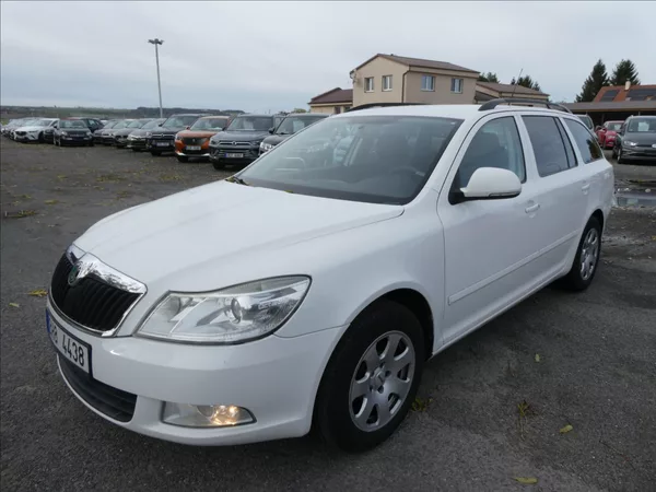 Škoda Octavia 1,6 TDi 77kW 2x kola, závěs - foto 3