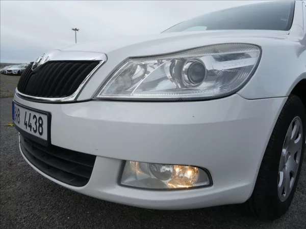 Škoda Octavia 1,6 TDi 77kW 2x kola, závěs - foto 4