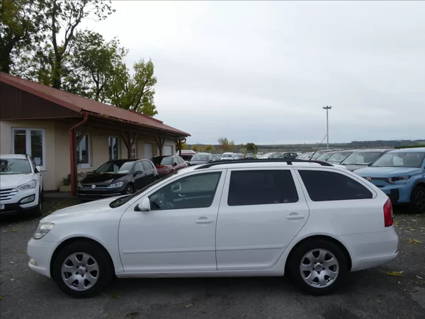 Škoda Octavia 1,6 TDi 77kW 2x kola, závěs - foto 5