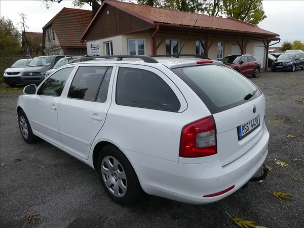 Škoda Octavia 1,6 TDi 77kW 2x kola, závěs - foto 6