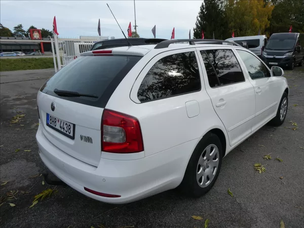 Škoda Octavia 1,6 TDi 77kW 2x kola, závěs - foto 8