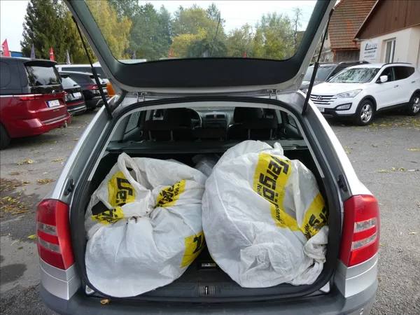 Škoda Octavia 1,6 MPi 75kW klima, závěs - foto 17