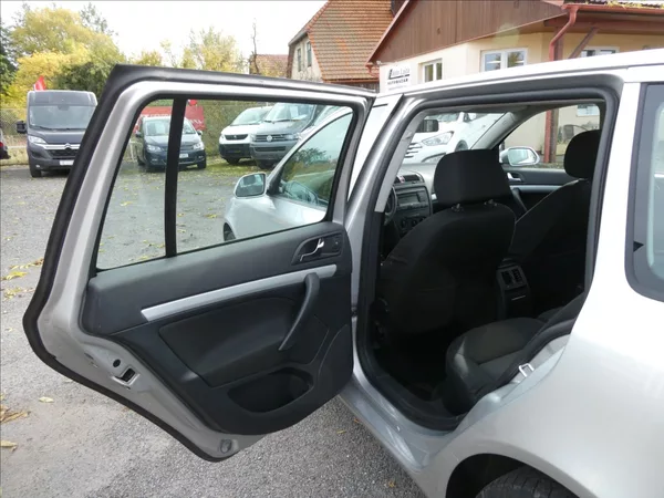 Škoda Octavia 1,6 MPi 75kW klima, závěs - foto 22
