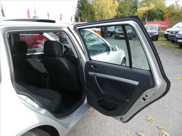 Škoda Octavia 1,6 MPi 75kW klima, závěs - foto 26