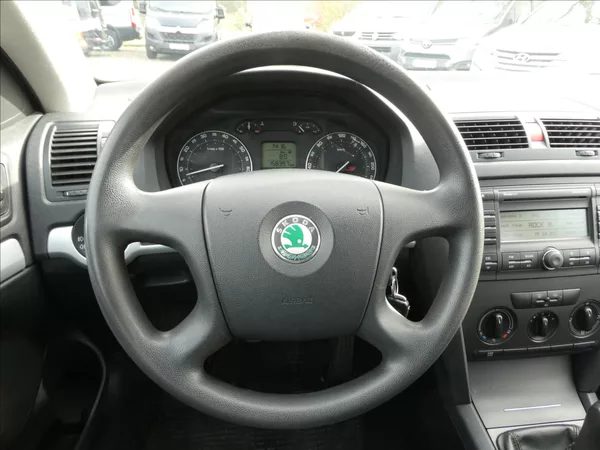 Škoda Octavia 1,6 MPi 75kW klima, závěs - foto 30