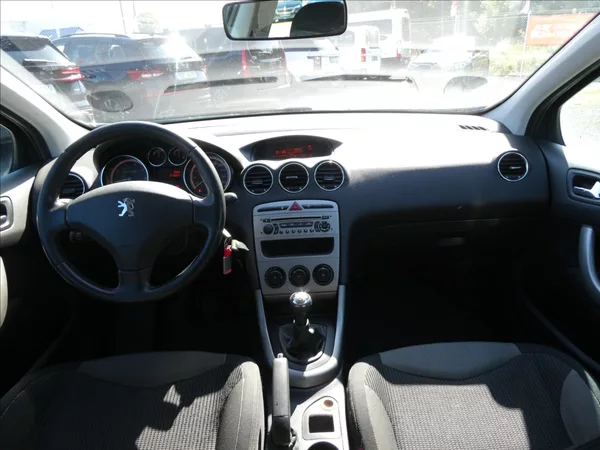 Peugeot 308 1,6 i 88kW 2x kola,klima,závěs - foto 19