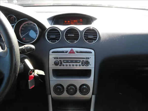 Peugeot 308 1,6 i 88kW 2x kola,klima,závěs - foto 20