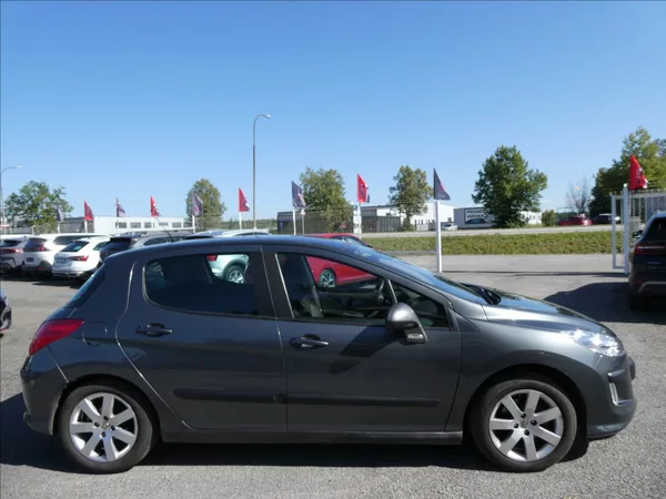 Peugeot 308 1,6 i 88kW 2x kola,klima,závěs - foto 8