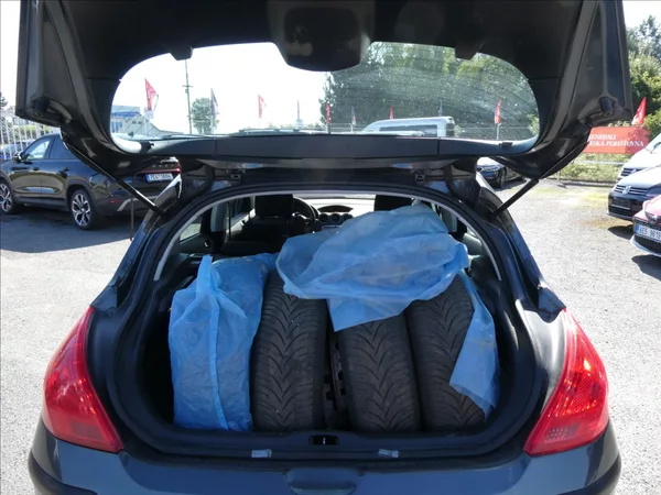 Peugeot 308 1,6 i 88kW 2x kola,klima,závěs - foto 9