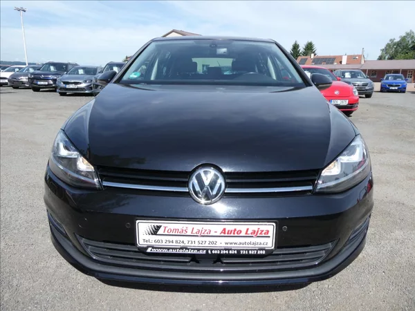 Volkswagen Golf 1,6 TDi 77kW serviska, xenony - foto 2
