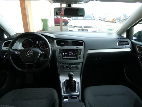 Volkswagen Golf 1,6 TDi 77kW serviska, xenony - foto 28
