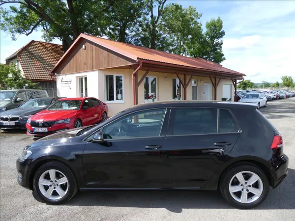 Volkswagen Golf 1,6 TDi 77kW serviska, xenony - foto 6