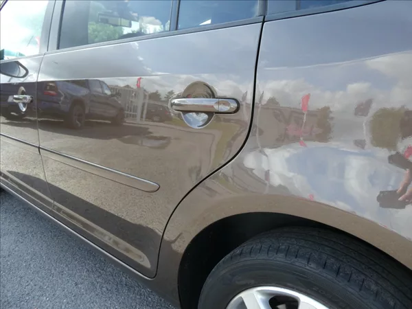 Volkswagen Touran 1,6 TDi 77kW CUP,7.míst,naviga - foto 15