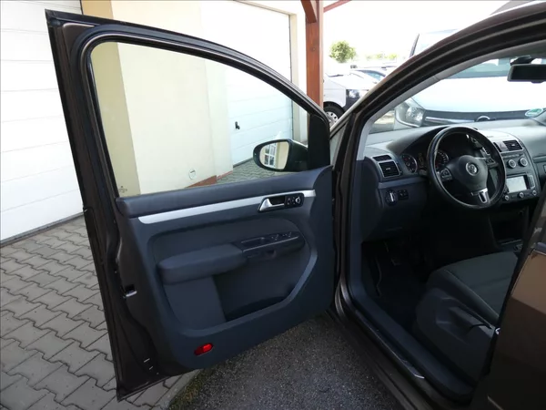 Volkswagen Touran 1,6 TDi 77kW CUP,7.míst,naviga - foto 18