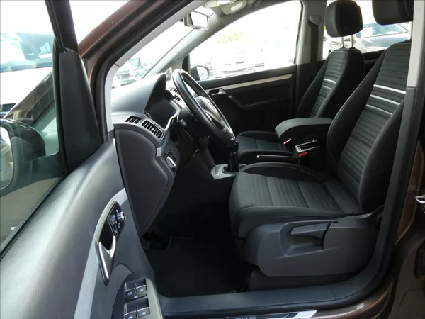 Volkswagen Touran 1,6 TDi 77kW CUP,7.míst,naviga - foto 19