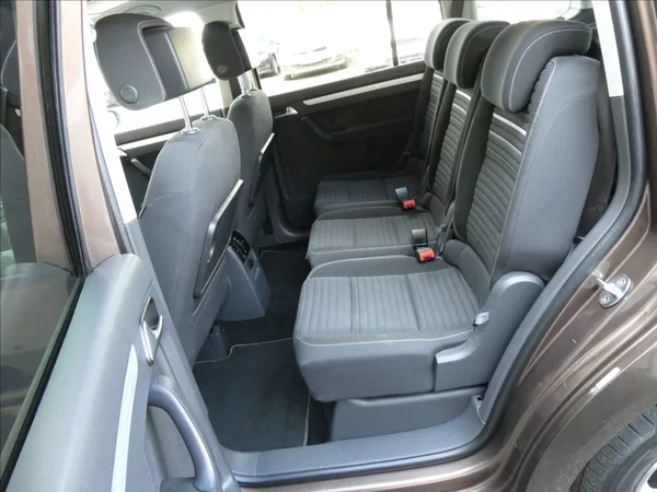 Volkswagen Touran 1,6 TDi 77kW CUP,7.míst,naviga - foto 21