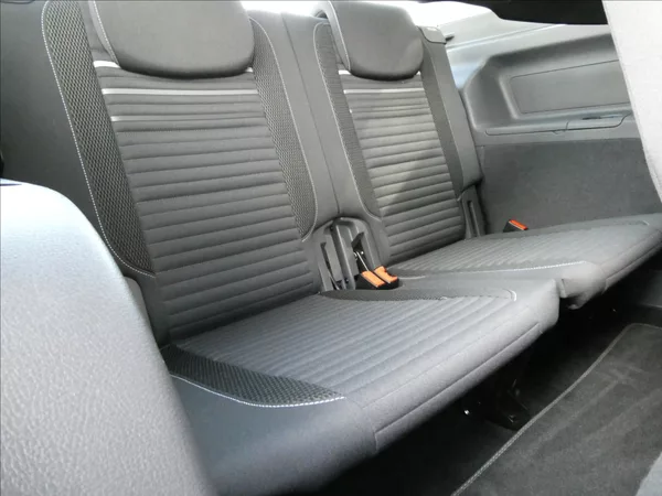 Volkswagen Touran 1,6 TDi 77kW CUP,7.míst,naviga - foto 26