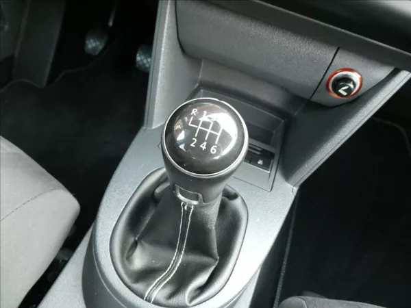 Volkswagen Touran 1,6 TDi 77kW CUP,7.míst,naviga - foto 29