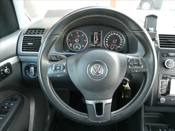 Volkswagen Touran 1,6 TDi 77kW CUP,7.míst,naviga - foto 30