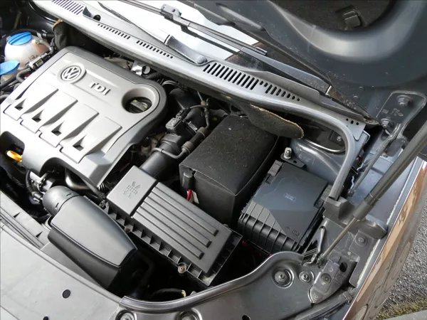 Volkswagen Touran 1,6 TDi 77kW CUP,7.míst,naviga - foto 38