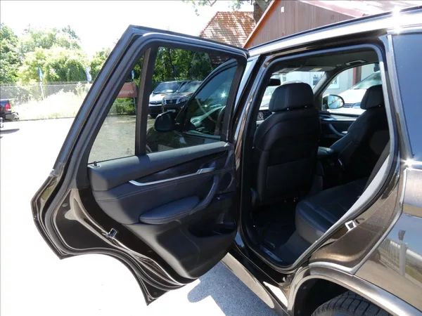BMW X5 3,0 M50d 280kW M-PAKET,po serv - foto 19