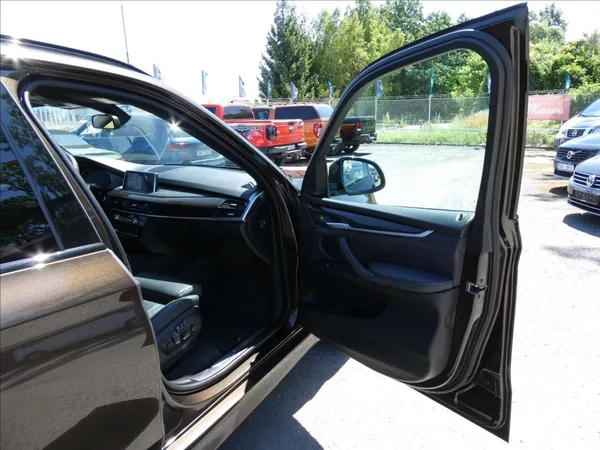 BMW X5 3,0 M50d 280kW M-PAKET,po serv - foto 21