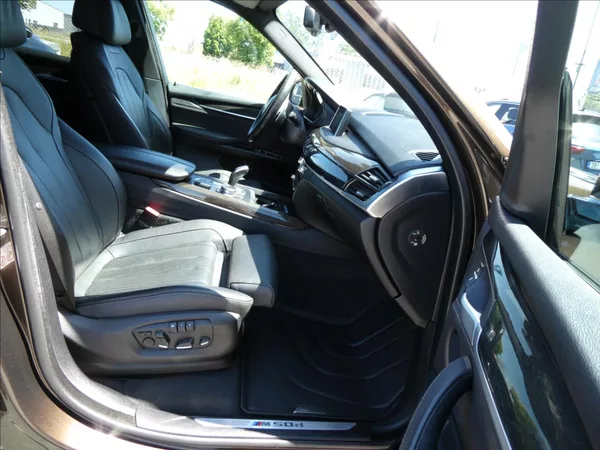 BMW X5 3,0 M50d 280kW M-PAKET,po serv - foto 22