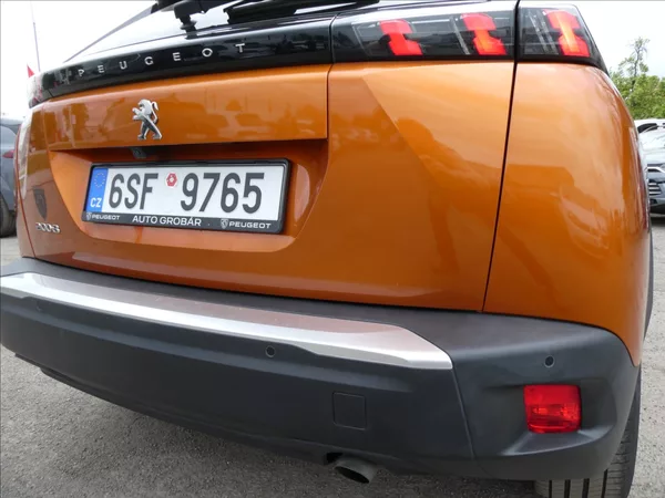 Peugeot 2008 1,2 PureTech 74kW Allure,závěs - foto 10