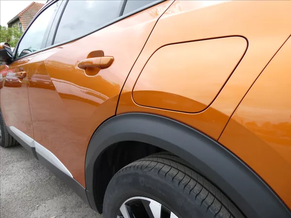 Peugeot 2008 1,2 PureTech 74kW Allure,závěs - foto 14