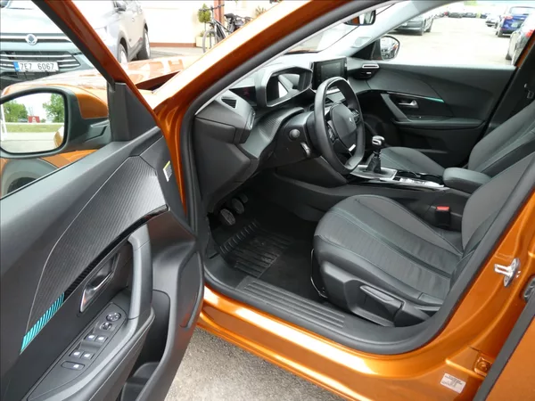 Peugeot 2008 1,2 PureTech 74kW Allure,závěs - foto 15